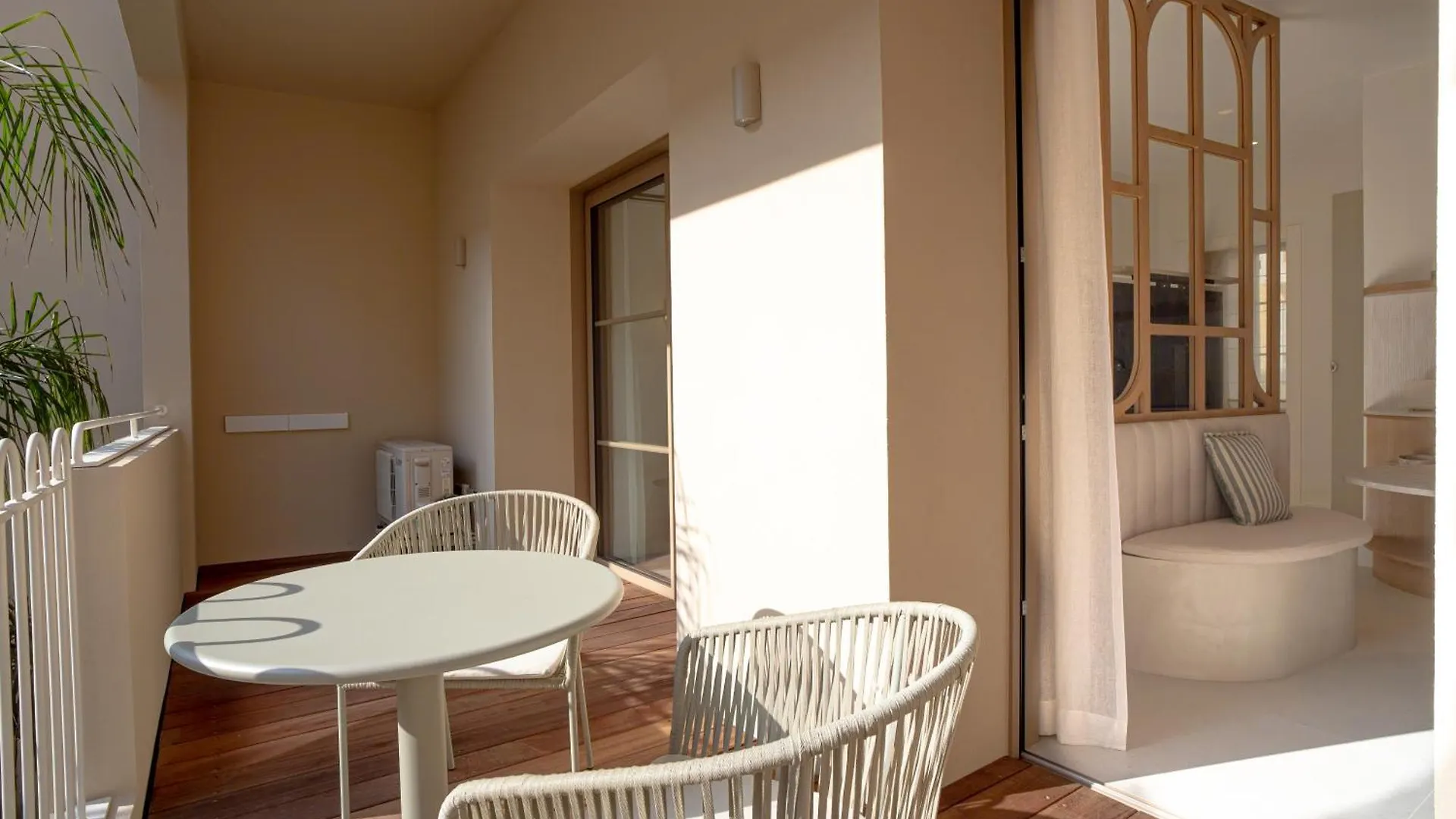 Aparthotel Maison Raphael Studios - Plages, Ville Et Gare A Pied Saint-Raphaël Francie